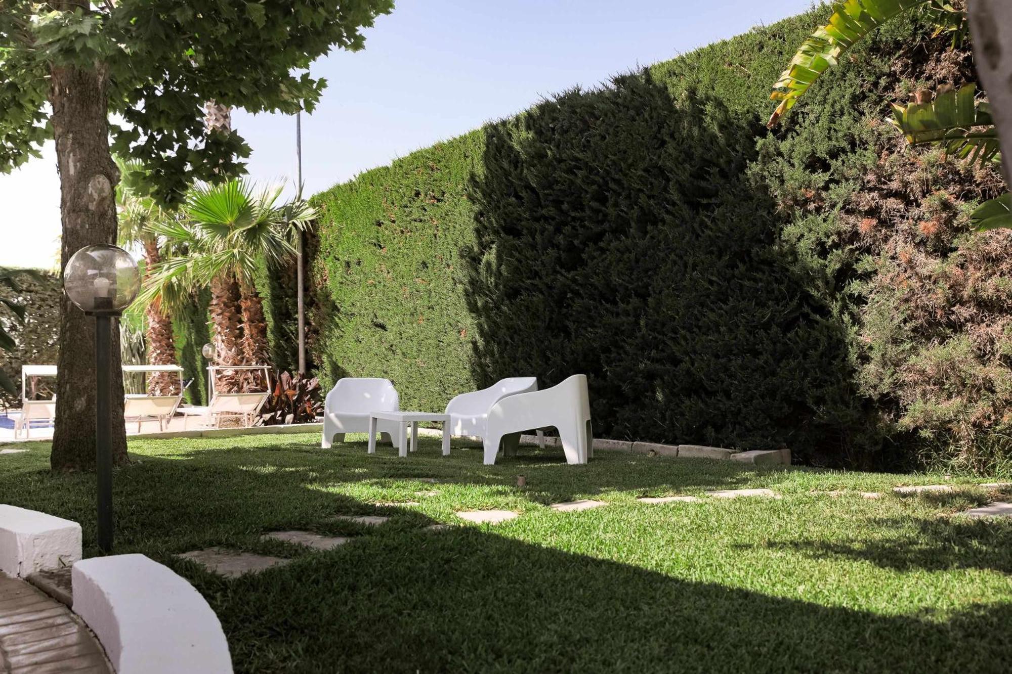 Villa Claudia By Vivimy Parabita Exterior foto