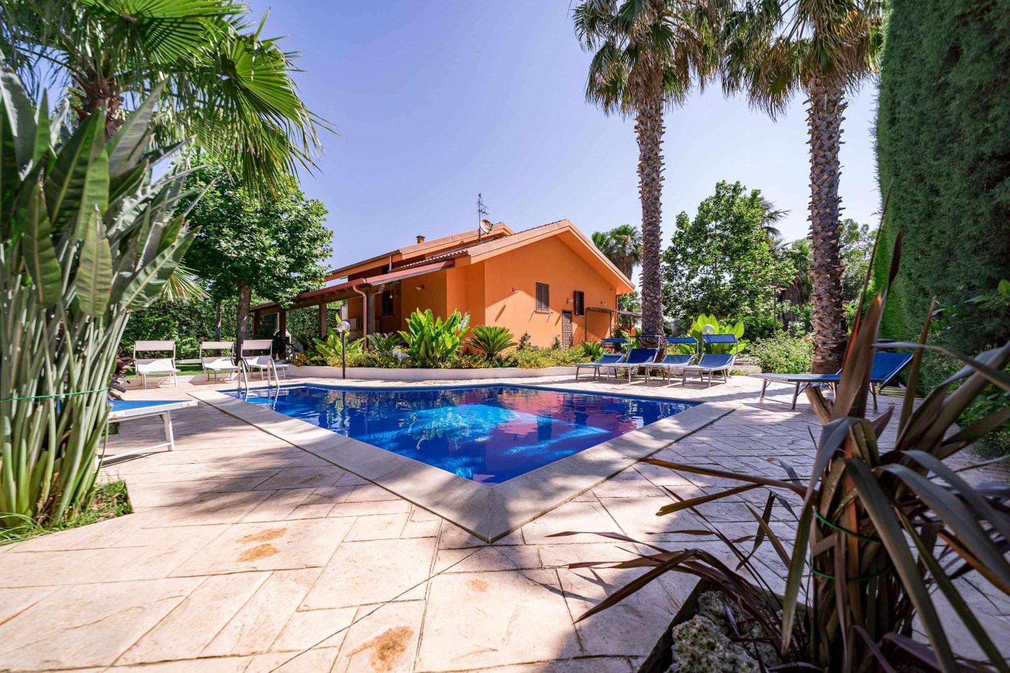 Villa Claudia By Vivimy Parabita Exterior foto